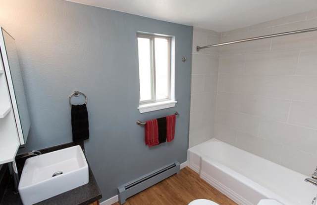 2633 West 25th Avenue Apartment Gallery 3
