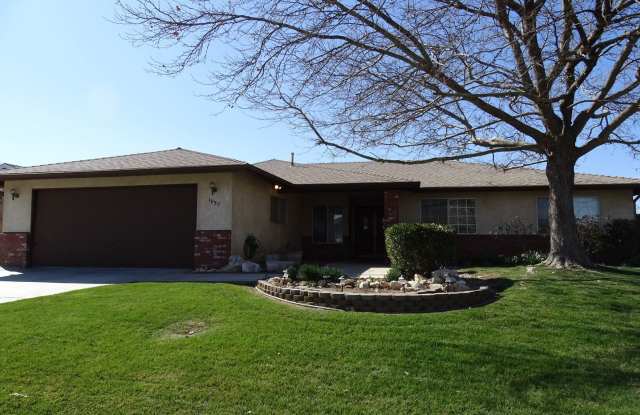 1037 Hickory Ave. - 1037 Hickory Avenue, Tehachapi, CA 93561