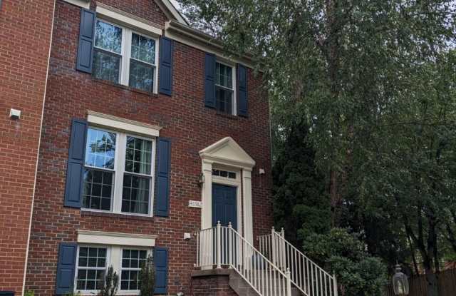 46582 BROADSPEAR Terrace - 46582 Broadspear Terrace, Cascades, VA 20165