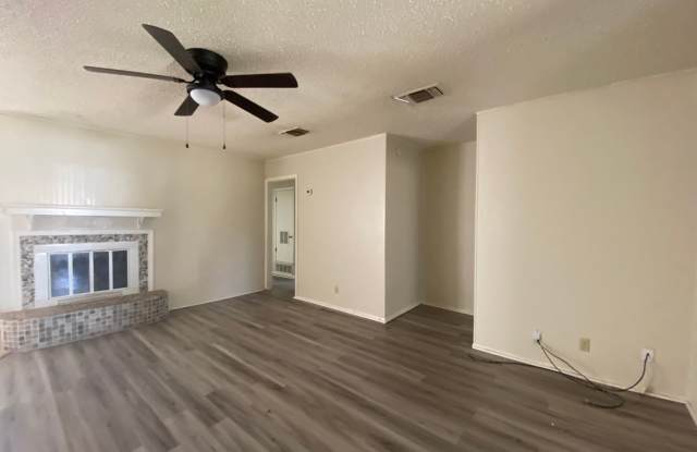 MUST SEE!!!!! Newly rehabbed 3 bedroom 2 bath! photos photos