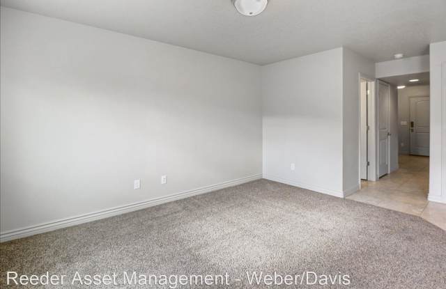 1163 West Excalibur Way Gallery 4