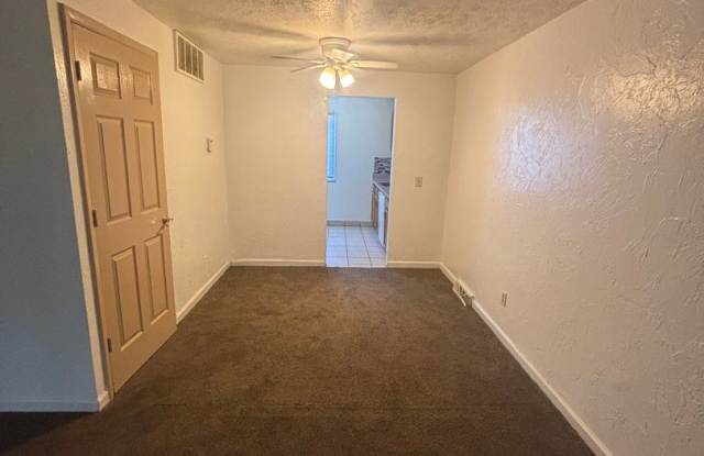 2bd/1.5b Townhome Cash Pay/Vouchers Gallery 3