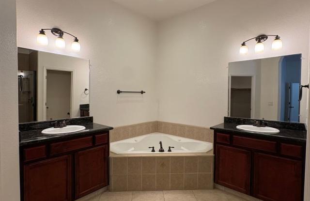 Large 3 bedroom Home in Turlock, Ca Gallery 1