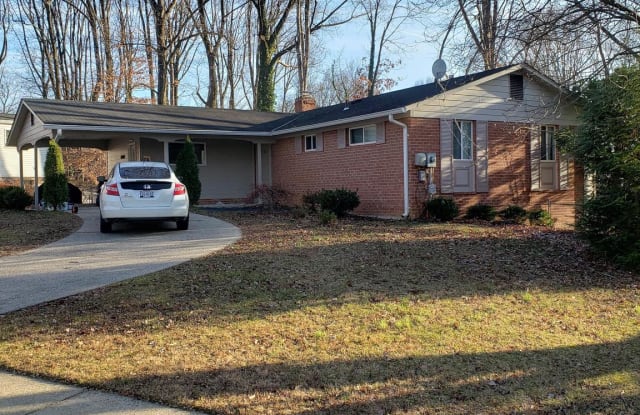 9817 COVENT COURT - 9817 Covent Court, Kings Park West, VA 22032