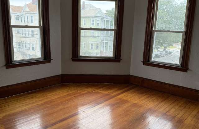 206 Belleville Avenue  Unit 3 Gallery 3