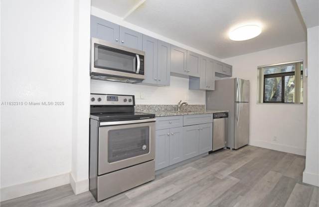 301 Gardens Dr photos photos