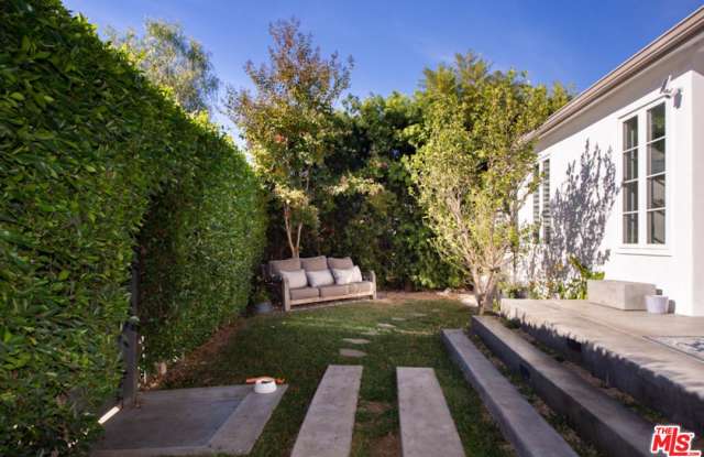 246 DIMMICK Avenue Gallery 3