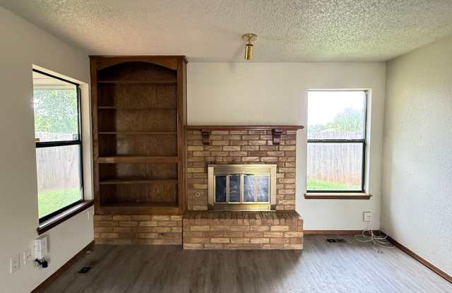 Cute & Quaint! Great Location! Gallery 4