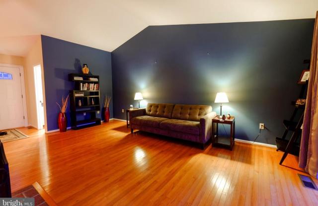 2586 TREE HOUSE DR Gallery 3