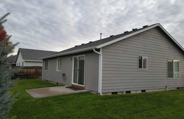 102 North Centennial Street Gallery 3