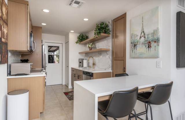 4924 North Woodmere Fairway - 1 Gallery 2
