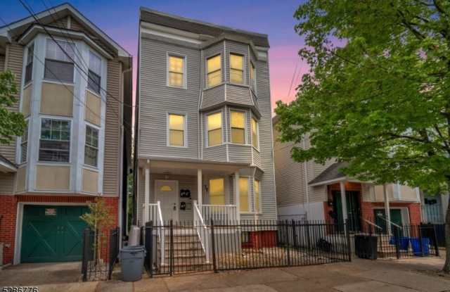 77 N 13Th St - 77 North 13th Street, Newark, NJ 07107