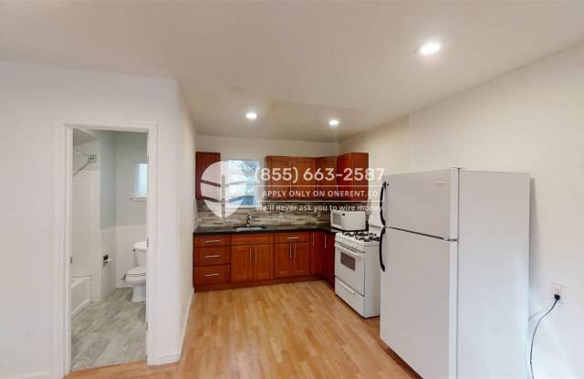 1631 Stuart Street Unit B Gallery 3
