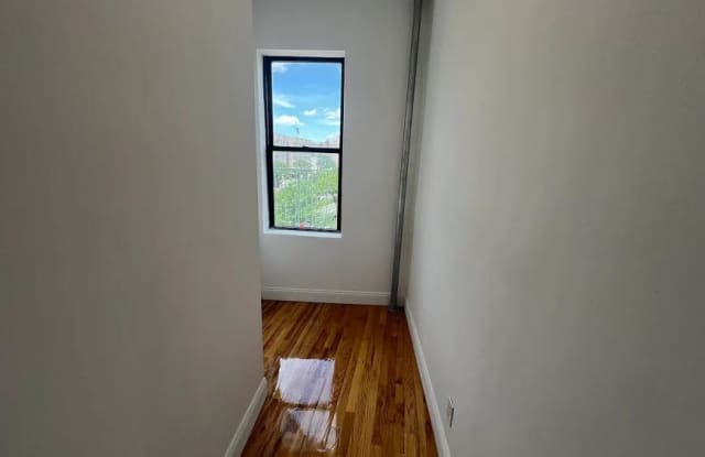 2080 Grand Concourse Gallery 3