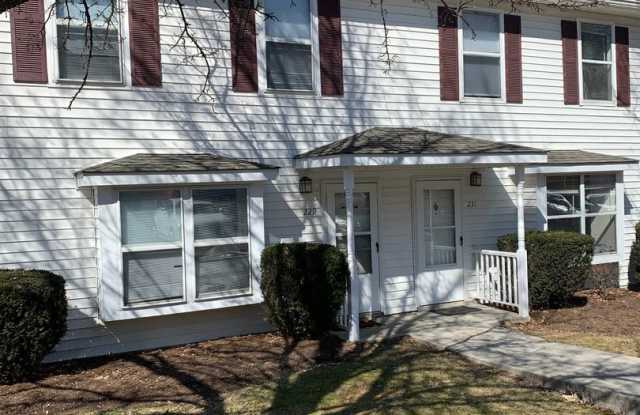 4 Bedroom 2.5 Bath Townhouse photos photos