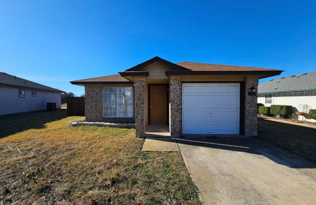 AVAILABLE NOW! - 2206 Tracey Ann Lane, Killeen, TX 76543