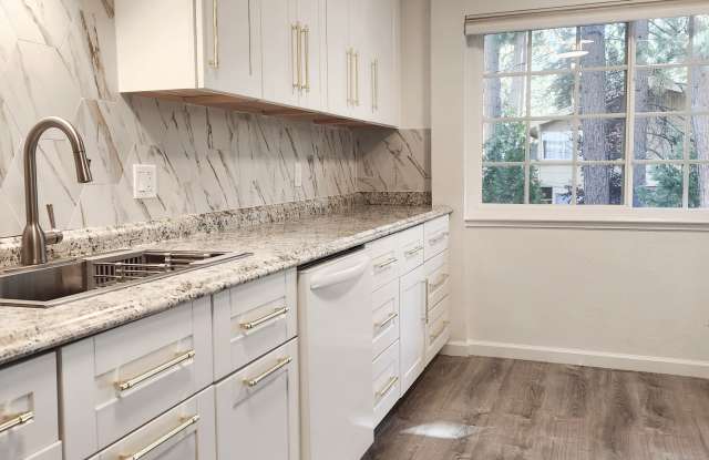 866 Southwood Boulevard photos photos