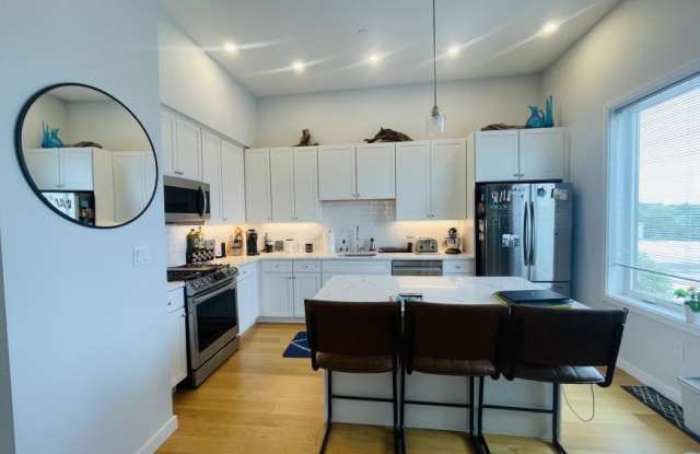 385 Pleasant Street photos photos