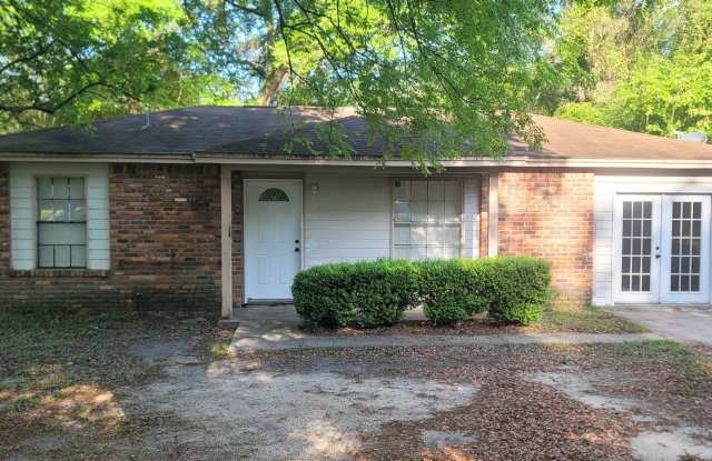 UPDATED 4/2 NW House w/ Stainless Steel Appliances  Huge Yard Available May 1st for $1695/month! photos photos