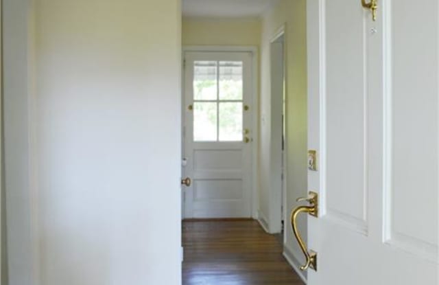 81 Maple Avenue South Gallery 3