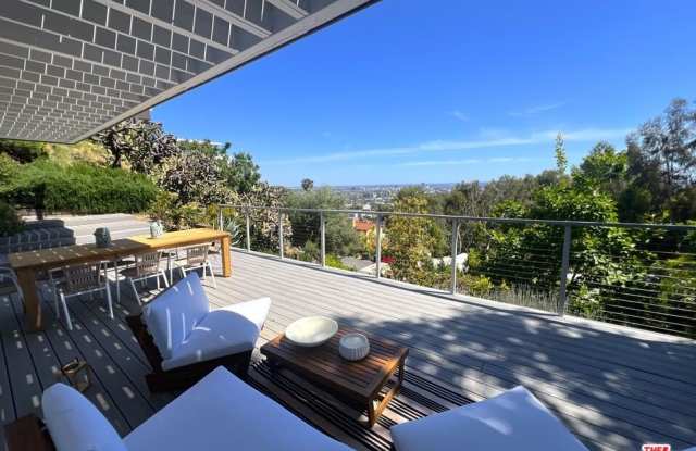 8376 Hollywood Blvd photos photos