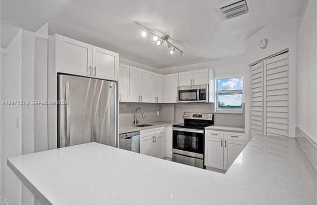 9273 Collins Ave cu-309, Surfside, FL 33154 Gallery 3