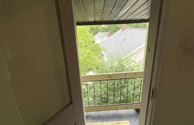 416 1/2 Callon St Gallery 4