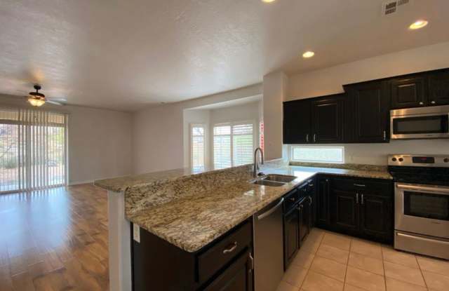 SPACIOUS HOME FOR RENT IN CORAL CANYON Gallery 4