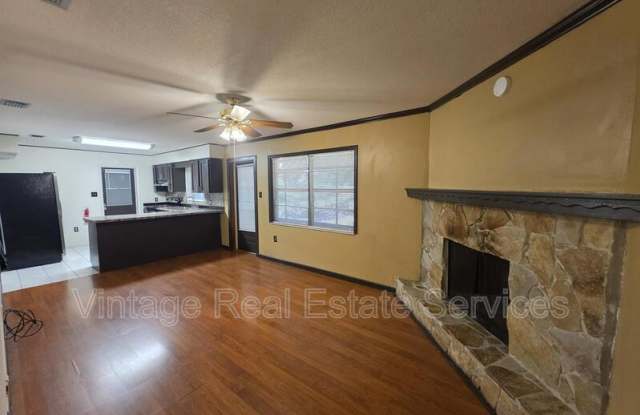 1028 Wildwood W Gallery 4
