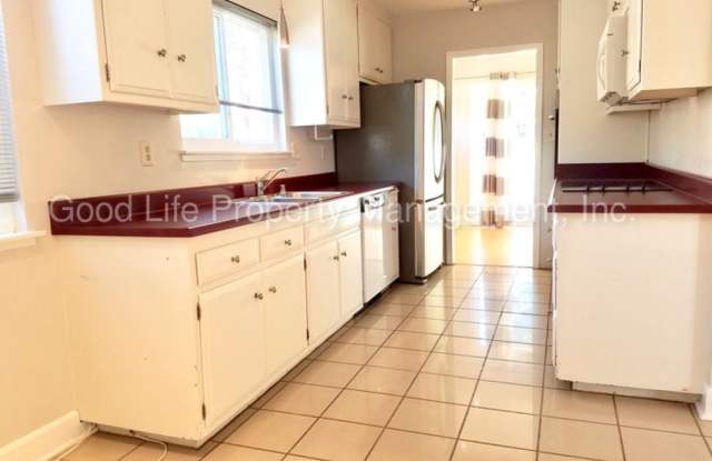 6021 Erlanger St. Gallery 4