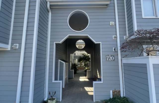 3 Bd 2 ba Condo Gallery 3