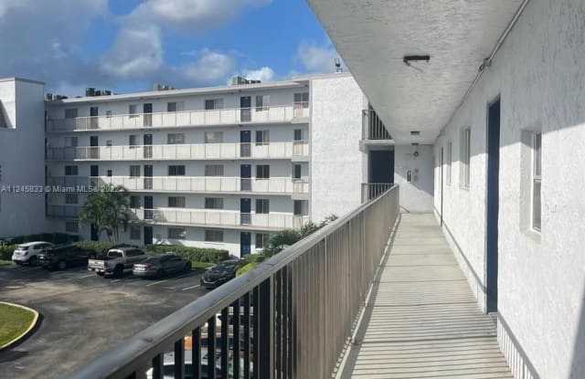 8610 N Sherman Cir - 8610 Sherman Circle North, Miramar, FL 33025