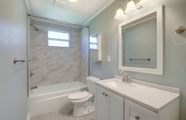 3 BR + 1 BA Single Family - 759 East Anderson Street, Savannah, GA 31401