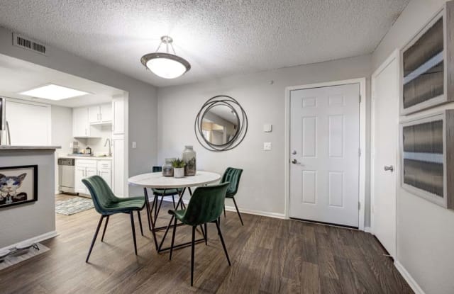 Waterfield Court Apartment Homes Gallery 3