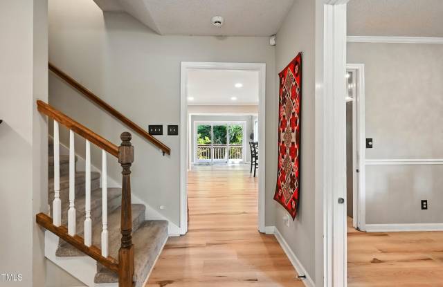 4002 Westfield Drive Gallery 4