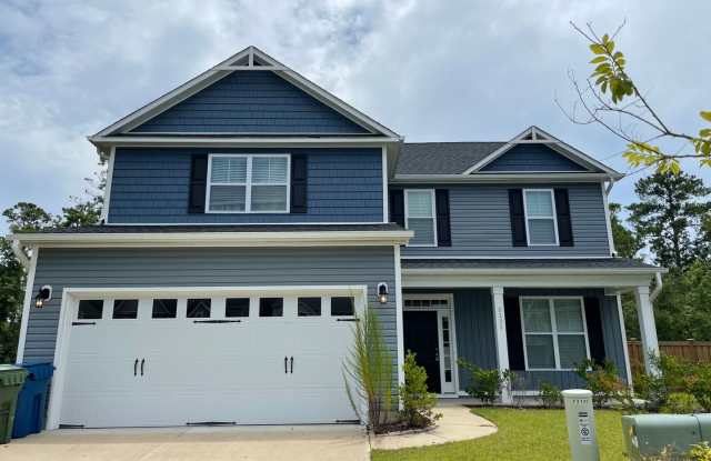 Like new home on cul-de-sac lot with 3 bedrooms, loft and 2.5 bathrooms! photos photos