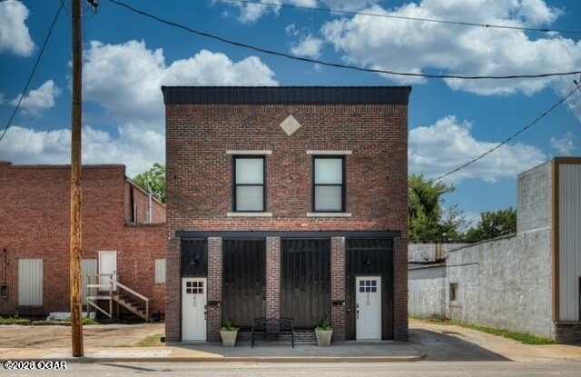 210 N Madison Street photos photos