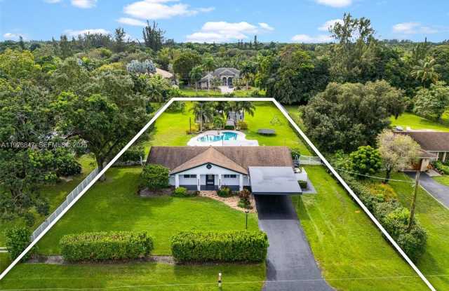 14330 SW 16th St photos photos