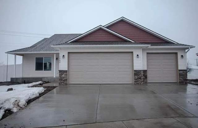 For Rent – Beautiful 3 Bed, 2 Bath Home with 3-Car Garage in Hart Place Neighborhood photos photos