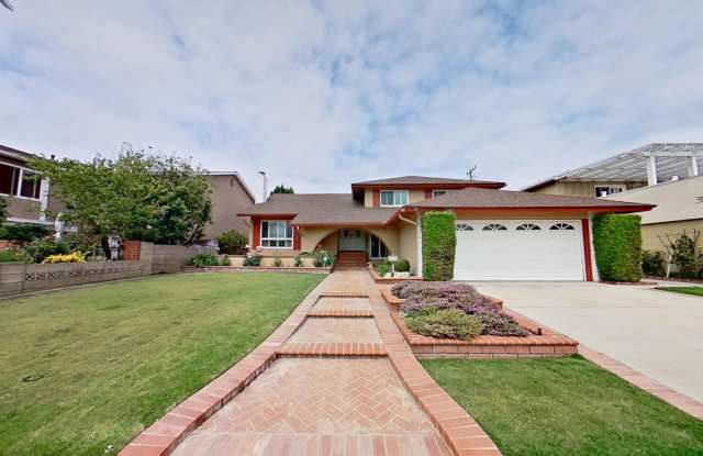 16401 Redlands Ln - Spacious 4 Bed 3 Bath + Bonus Room Home in Huntington Beach! photos photos