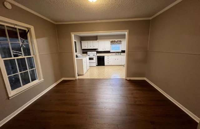 3323 BARRETT PLACE Gallery 3