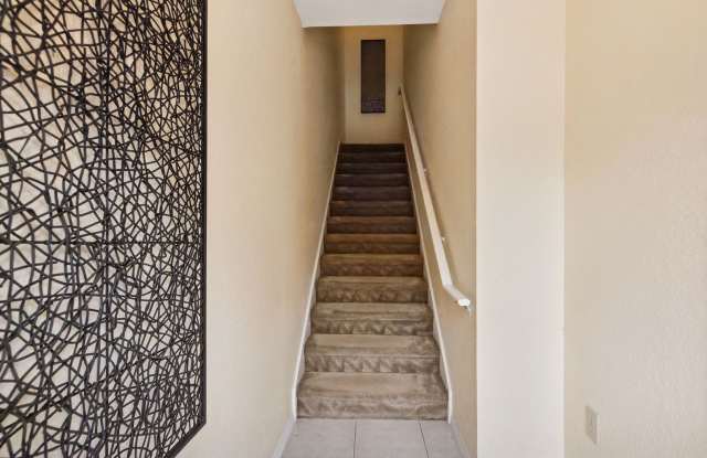1/1 2nd floor condo, in gated community with all the amenities Gallery 3