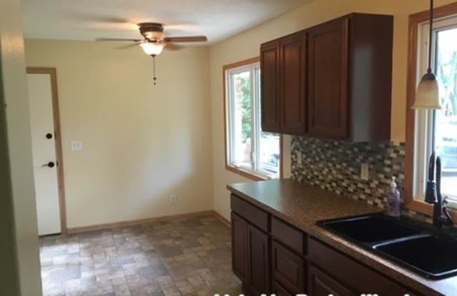1101 Cedarwood Drive Gallery 4