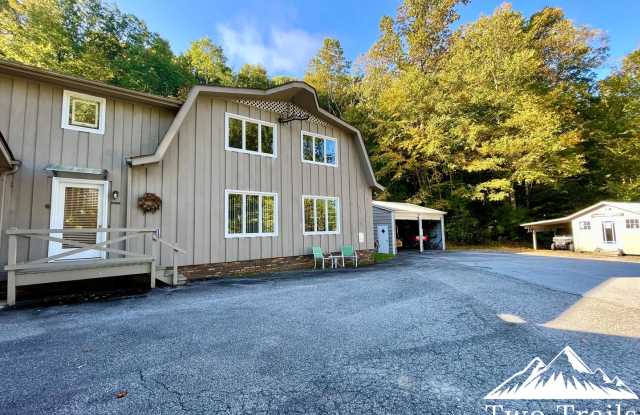 FULLY FURNISHED - FLEXIBLE LEASING TERMS Gallery 1