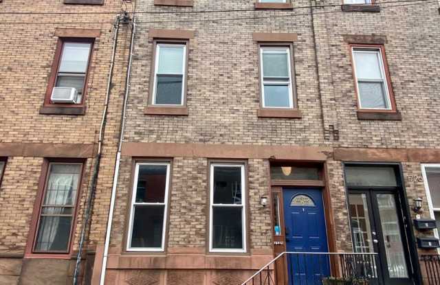 Gorgeous 6-Bedroom Rowhome in South Philadelphia! Available Mid-June! photos photos