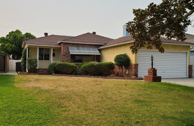 5121 Verdura Avenue - 5121 Verdura Avenue, Lakewood, CA 90712