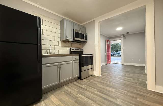 656 Riverside Dr photos photos