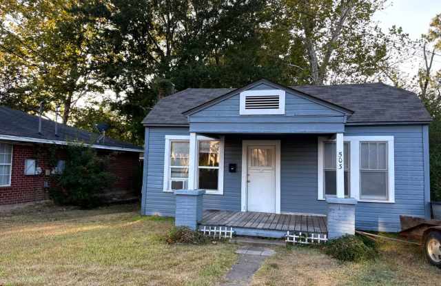 2 BR 1 BA House Near La Tech Gallery 1