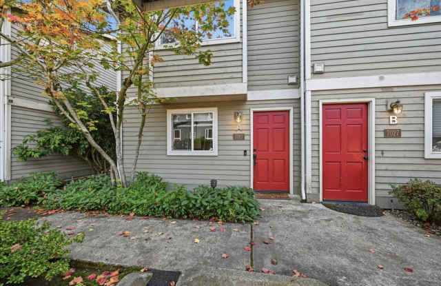 2Bd/2.5Ba Lynnwood Townhome Gallery 1