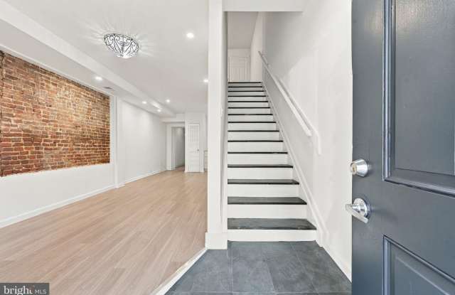 2016 10TH Street NW Gallery 3